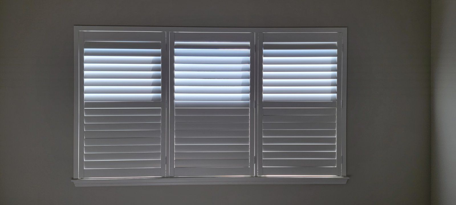 Custom plantation shutters living room - A&Q Custom Shutters Orlando